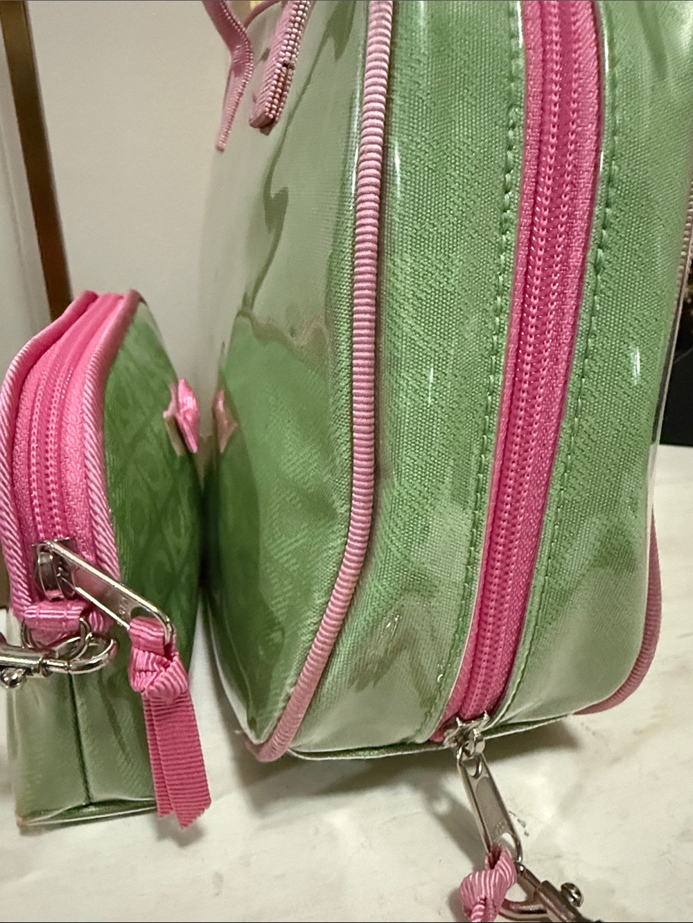 Liz Claiborne Green and Pink Cosmetic Tote with Matching Wristlet - Picture 9 of 10